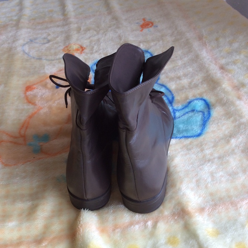 Brown Classique Boot - image 2